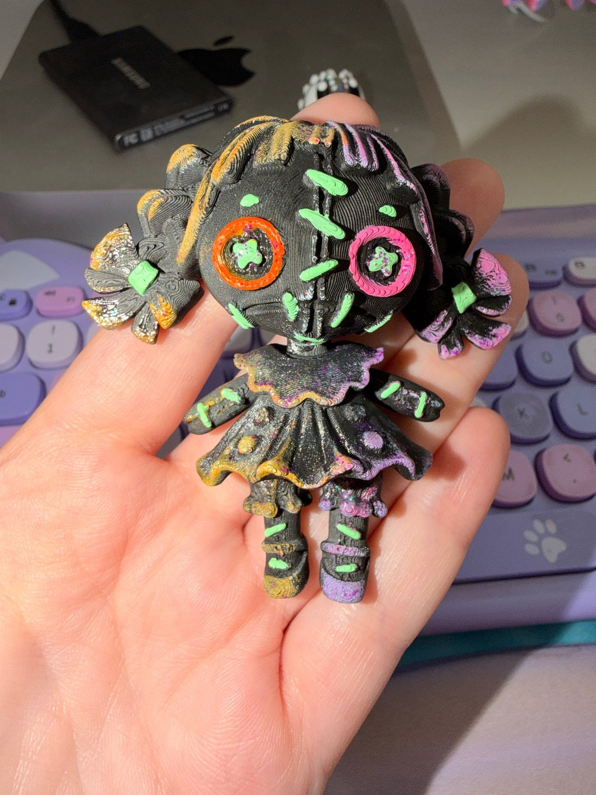 Mini Doll Creepy - Petit - Bonbon Juicy - Peinte À La Main & Vernis - Preco Créations Sortilege